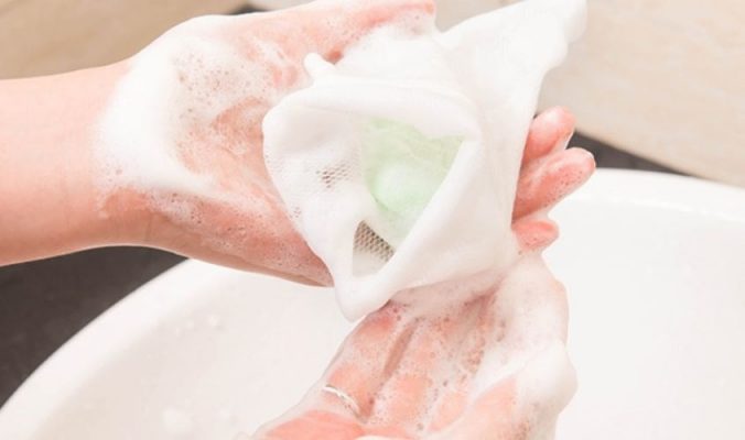 Bí quyết chọn sữa tắm an toàn cho trẻ sơ sinh