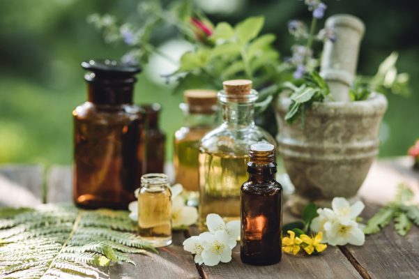 Chăm sóc da bé an toàn với tinh dầu sả chanh